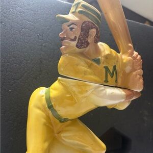 Vintage Baseball Player Figurine liquor bottle
